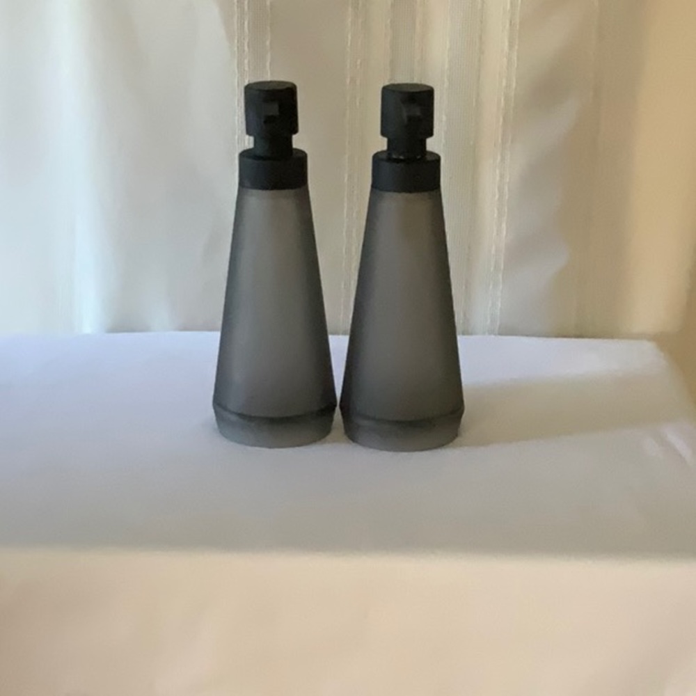 Lotion/Soap dispenser. Very nice